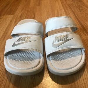 White Nike Flip Flops Size 6
